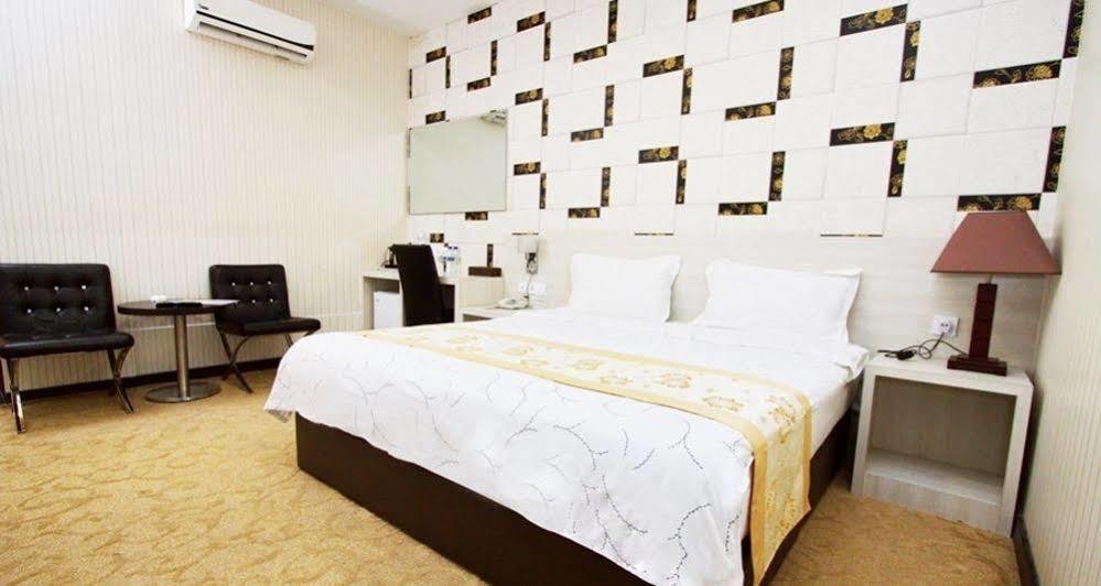 Hotel Tebrau Ct Johor Bahru Zewnętrze zdjęcie