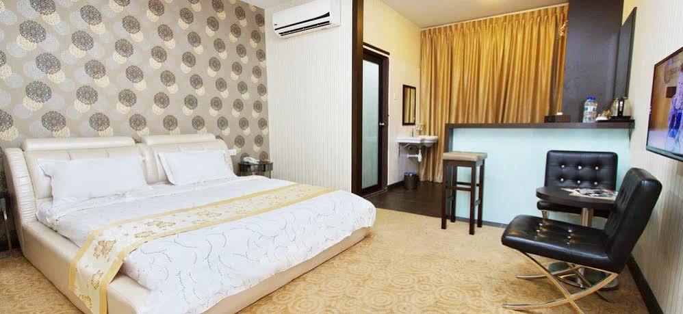 Hotel Tebrau Ct Johor Bahru Zewnętrze zdjęcie