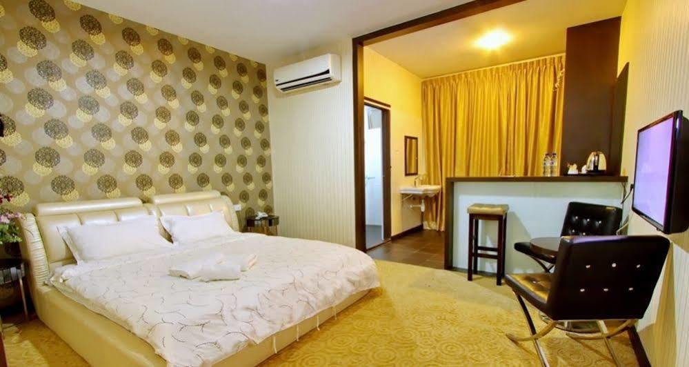 Hotel Tebrau Ct Johor Bahru Zewnętrze zdjęcie
